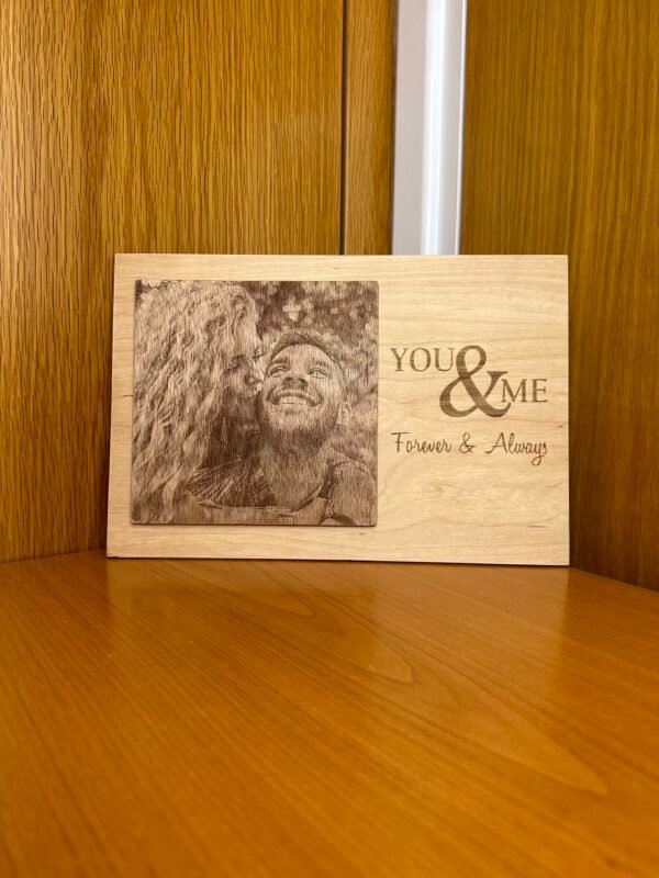 Προσωποποιημένο Ξύλινο Κάδρο με Χάραξη Φωτογραφίας & Μήνυμα
